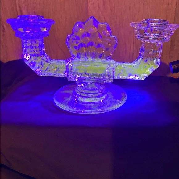 Fostoria pressed manganese depression glass candelabra pre-1930 (yellow glow) - Picture 3 of 9